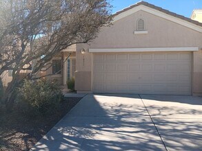 Building Photo - 3 Bedroom, 2.5 Bathroom Home! Schedule a Showing Today!