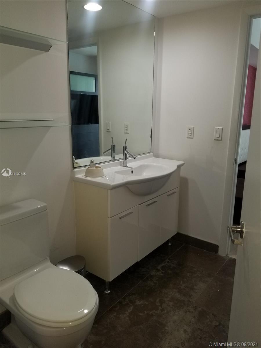 Building Photo - 475 Brickell Ave