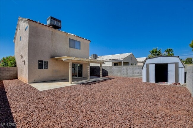 Building Photo - 8216 Carmen Blvd