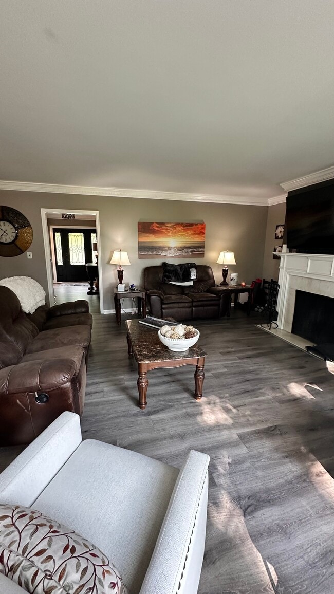 Building Photo - 6718 Deep Creek Dr