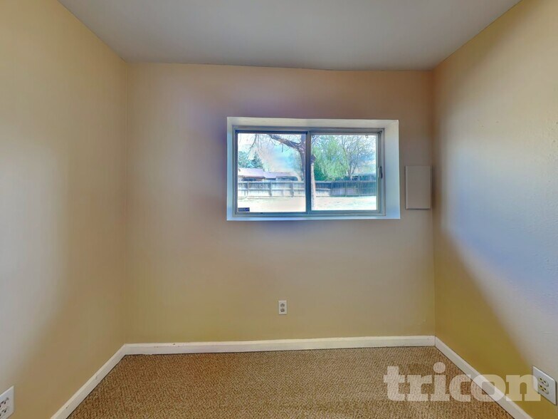 Building Photo - 5772 S Netherland St