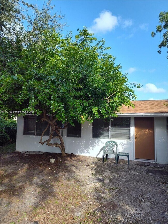 Building Photo - 11342 Peachtree Dr