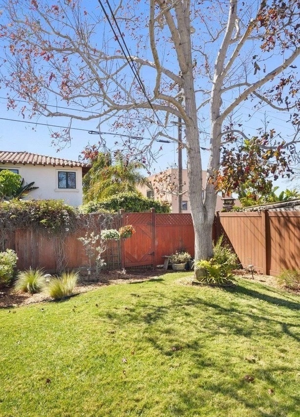 Building Photo - Single family house for rent in a fantastic location