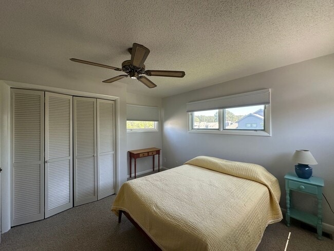 Building Photo - Furnished Townhome with Water Views and Boat Slip!