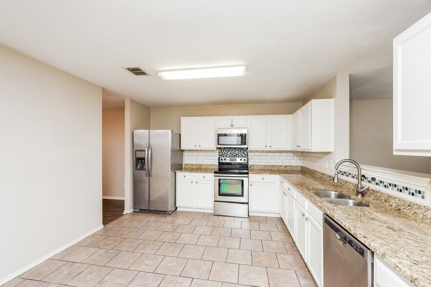 Building Photo - 3032 Picket Fence Dr