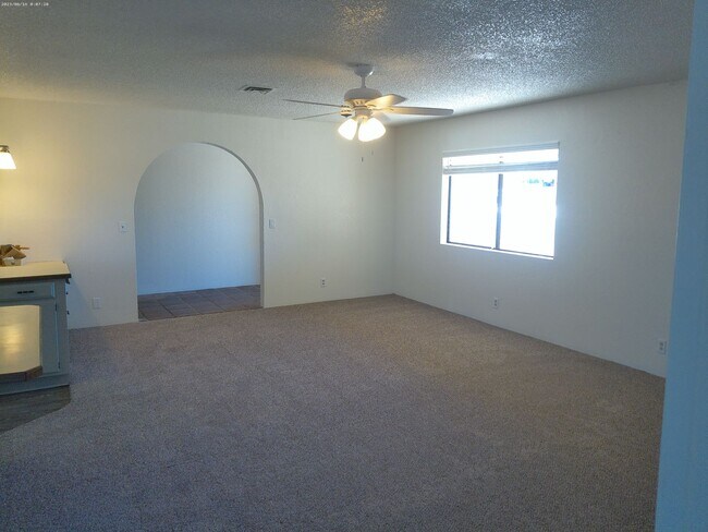 Building Photo - Spacious 3 Bedroom, 3 Bathroom Home with Bonus Room & 2-Car Garage – $1,900/month