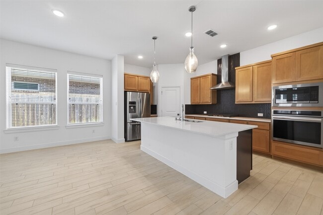Building Photo - 211 Amaranth Wy