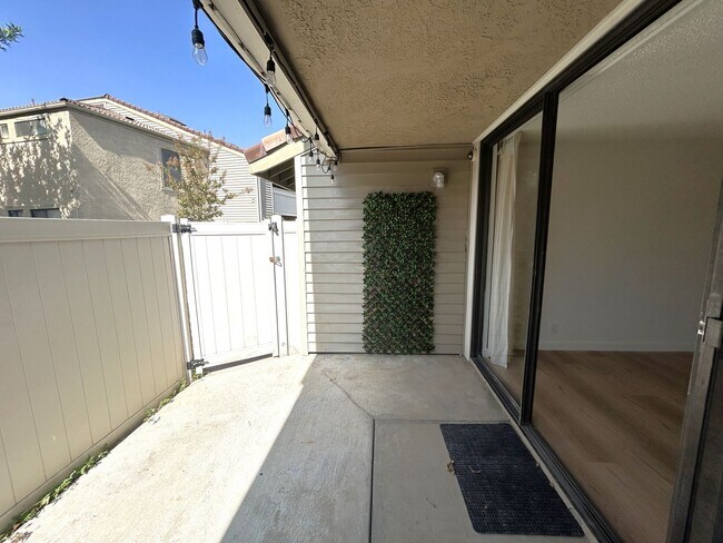 Building Photo - 85 COUNTRY MILE RD POMONA 91766 (2 BED / 2...