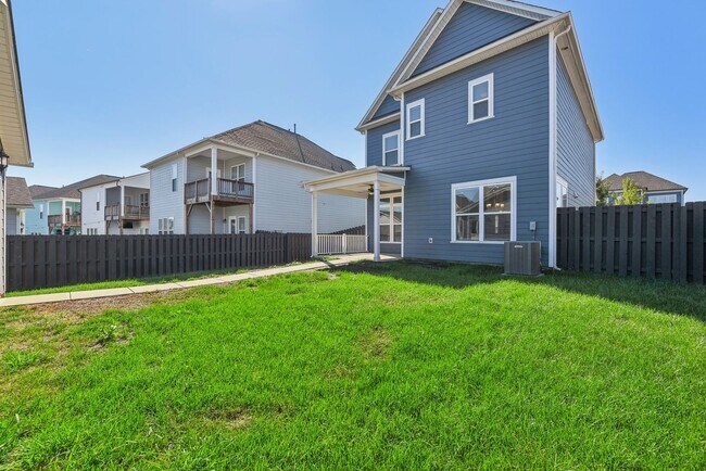 Building Photo - Nice 4 bedroom home with fenced yard