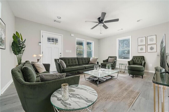 Building Photo - 665 S Eugenia Pl NW