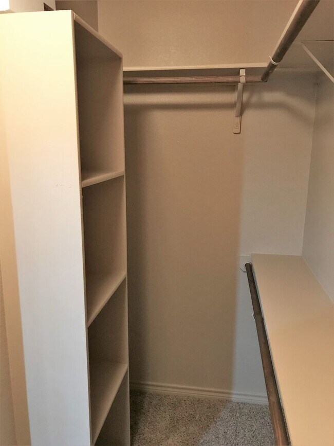 Building Photo - 2 Bedroom | 2 Bath  Located off Clear Creek Road in Killeen.
