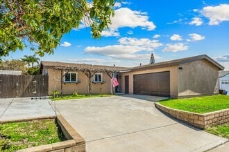 Building Photo - Beautiful Single Story In Great Location!!