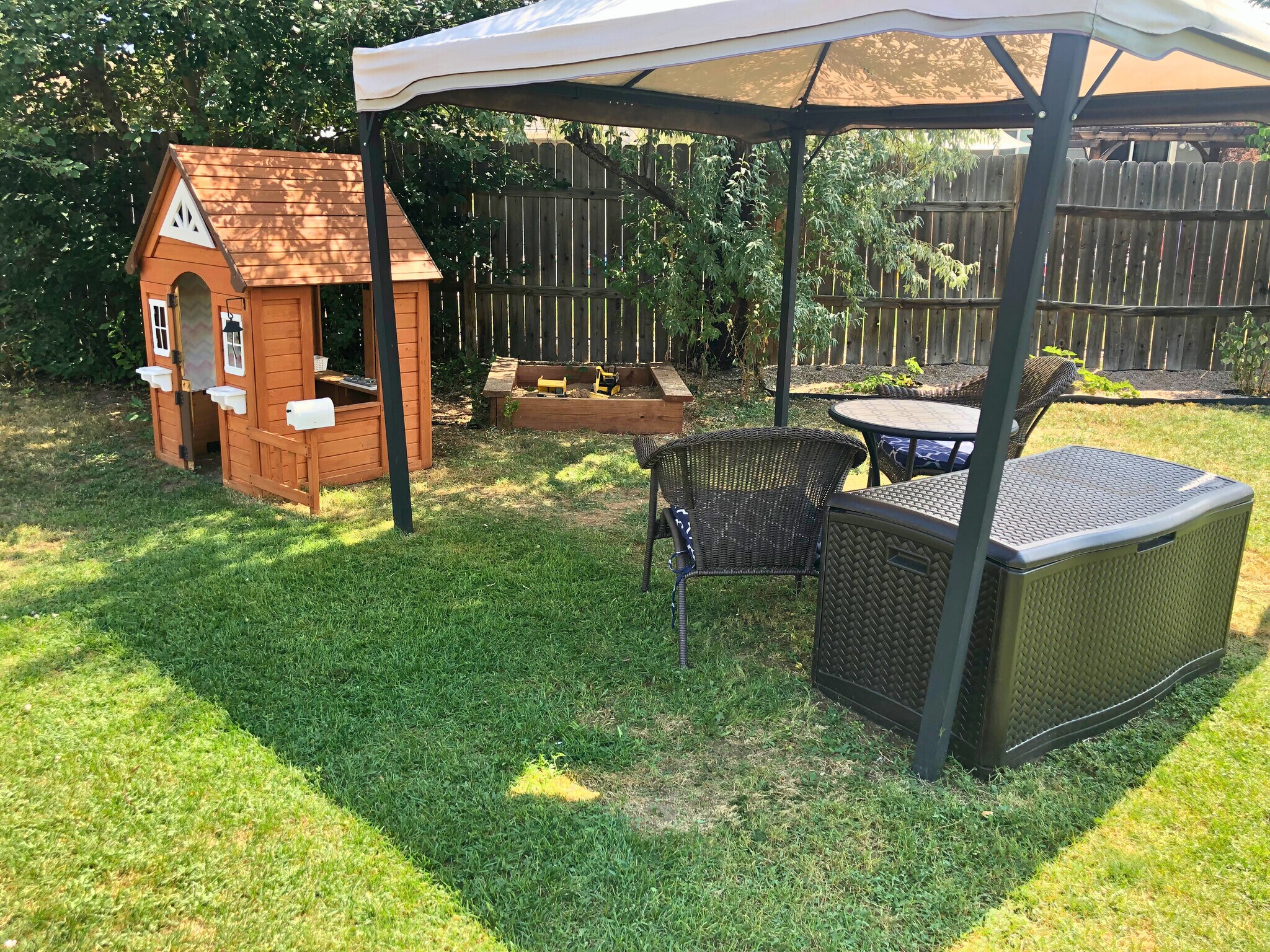 Play house, sand box & moveable tent included - 1220 Alpine Pl