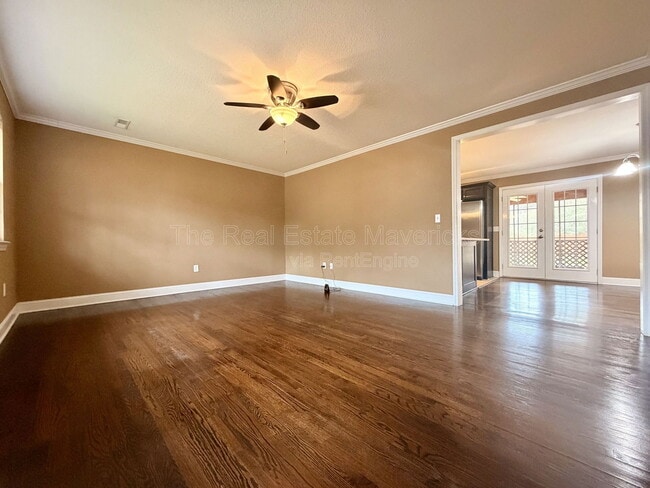 Building Photo - 1160 Greens Rd