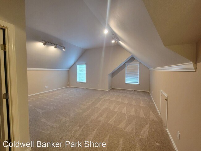 Building Photo - 4 br, 3.5 bath House - 6961 Wentworth Ave SW