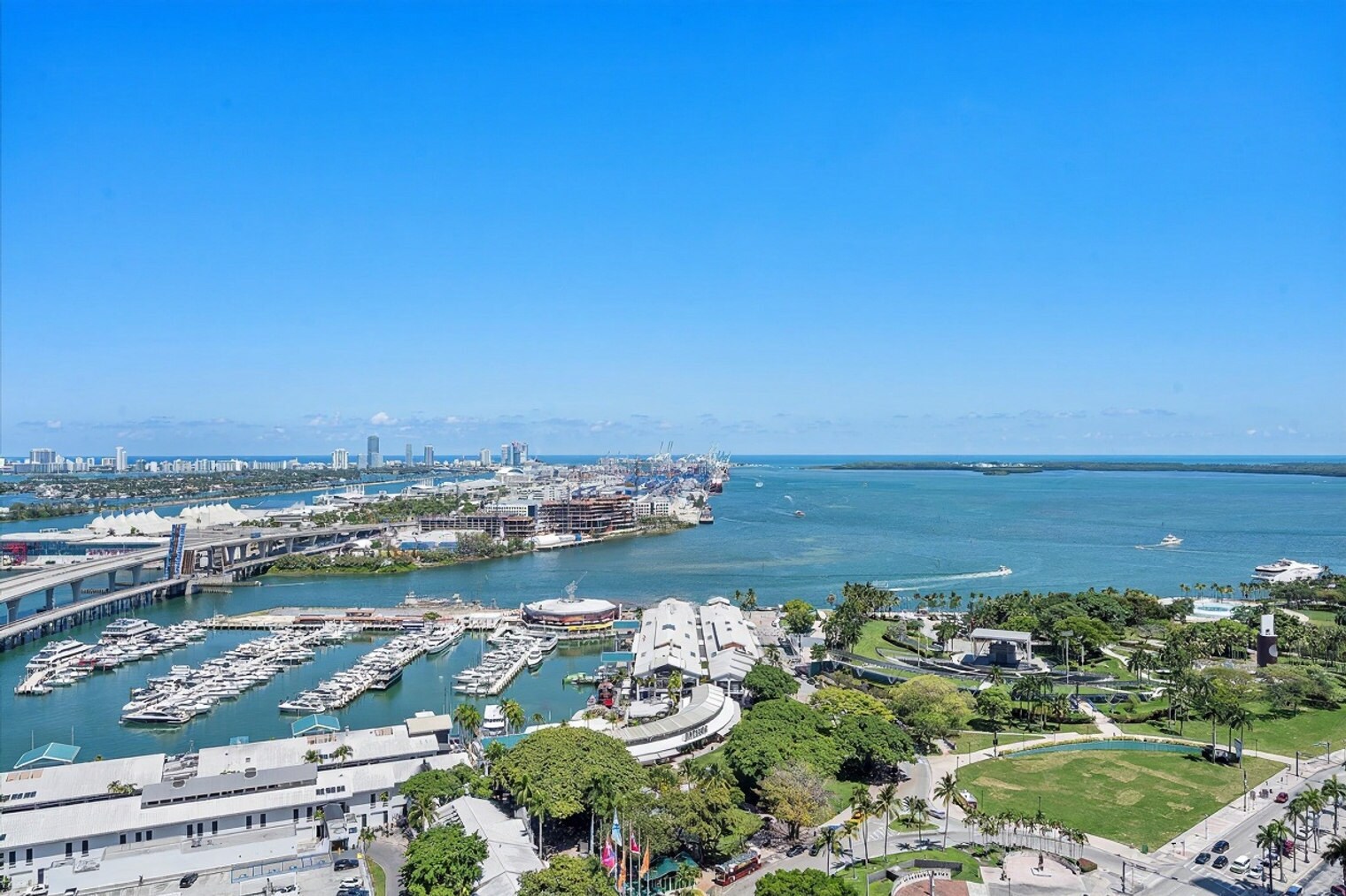 Building Photo - 398 NE 5th St