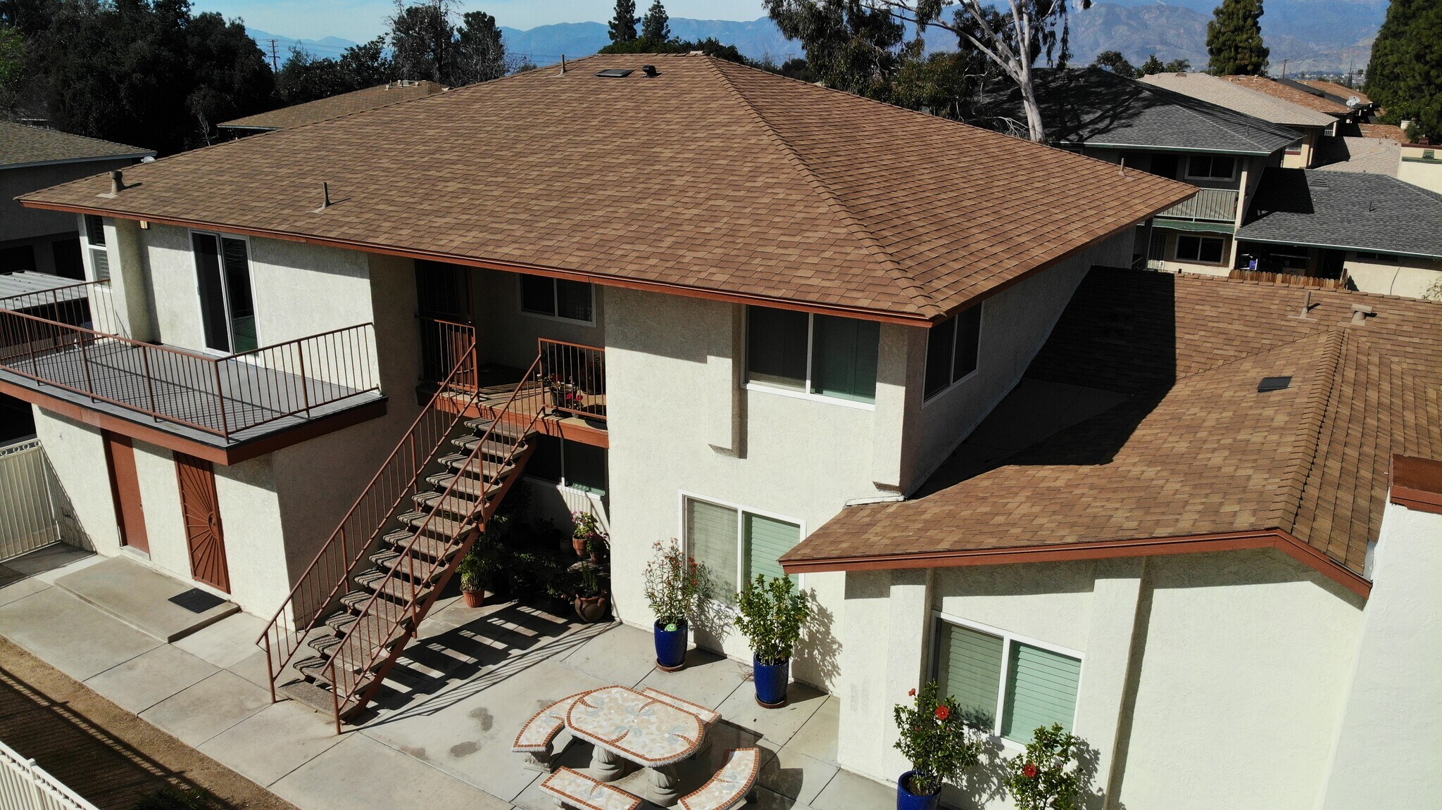 Side of Building - 1117 Oxford Dr