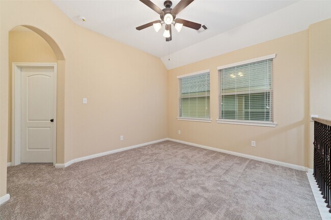 Building Photo - 9 Cheswood Manor Drive
