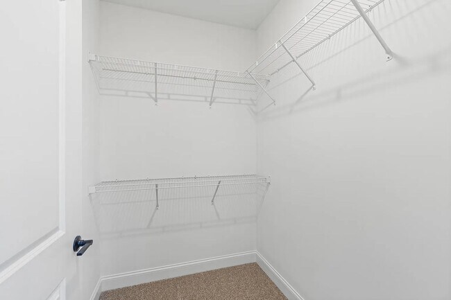 Building Photo - Stunning 3-Bed, 3-Bath Home in James Creek — ONE MONTH FREE RENT!