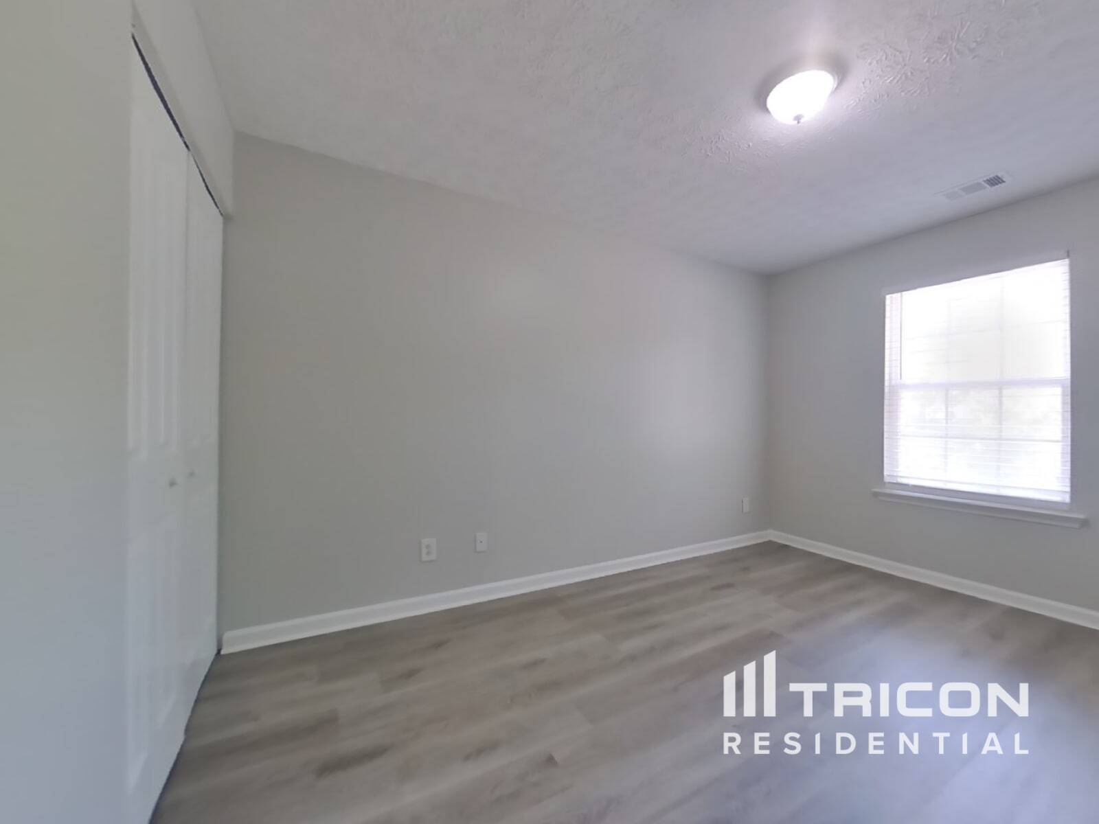 Building Photo - 221 Osmanthus Way