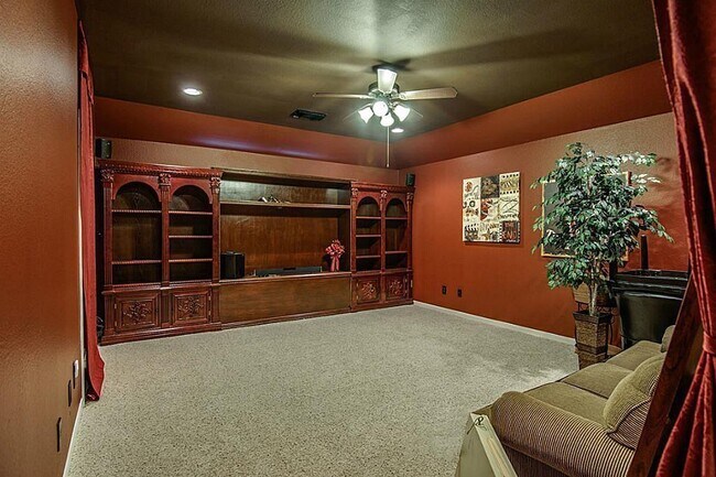 Building Photo - 9422 Cheslyn Ct