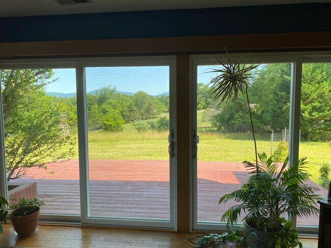 Building Photo - 5802 Roach Ridge