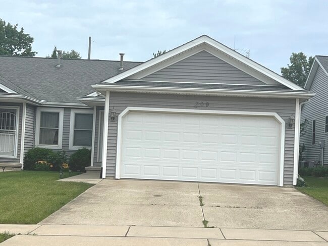 Primary Photo - 909 Wartburg Dr