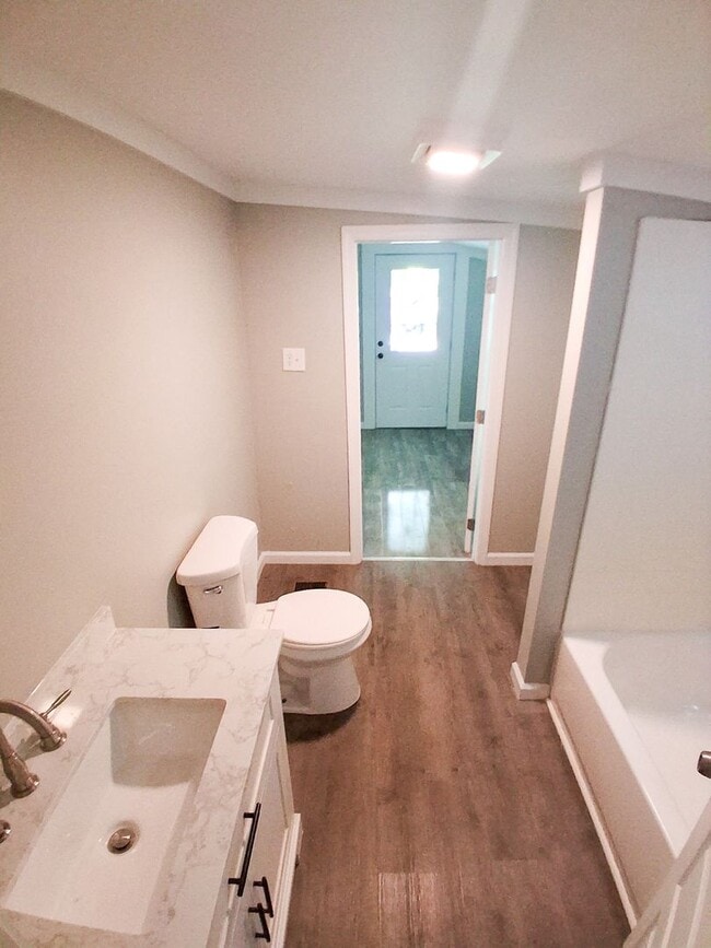 Building Photo - Inviting 2-Bedroom, 1-Bath Home in a Prime...