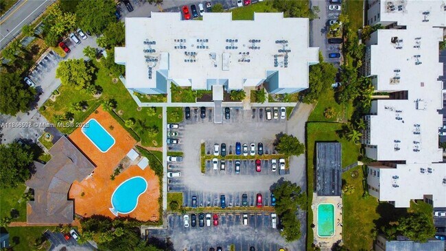 Building Photo - 9143 SW 77th Ave