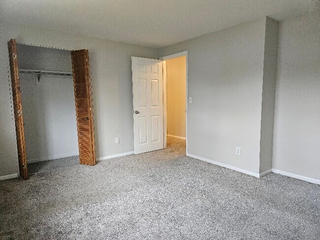 Building Photo - 608 Sunflower Dr