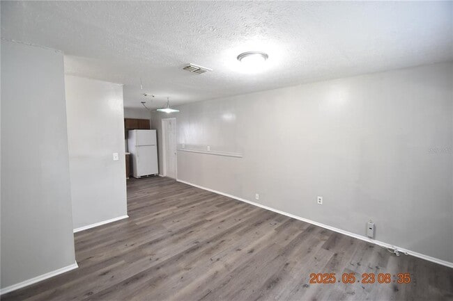 Building Photo - 10405 N Arden Ave