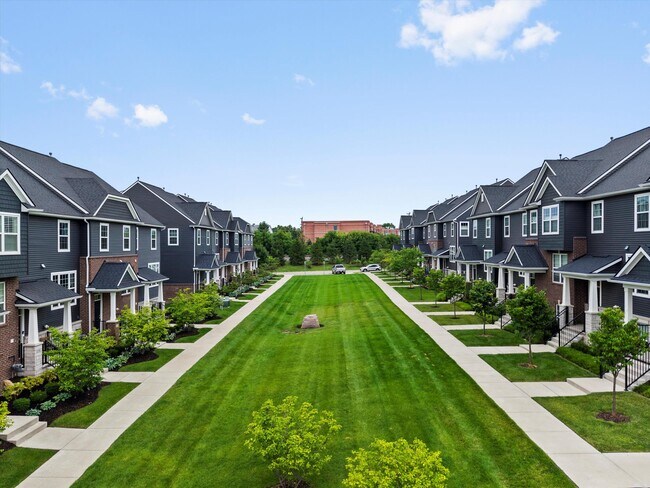 Building Photo - 202 N Sydney Ct