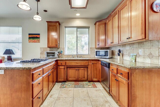 Building Photo - 158 Sierra Pl