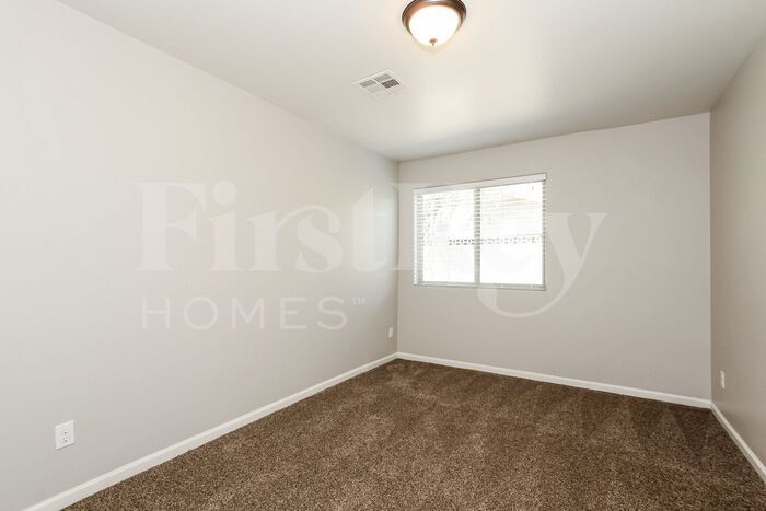 Building Photo - 2722 E Cactus Rd