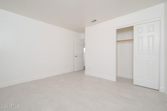 Building Photo - 26515 N 67th Dr