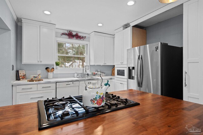 Building Photo - 1111 S Old Corry Field Rd