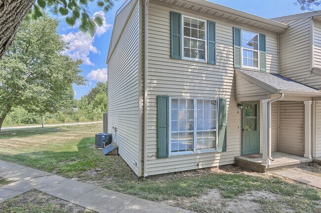 Building Photo - English Creek- Casa