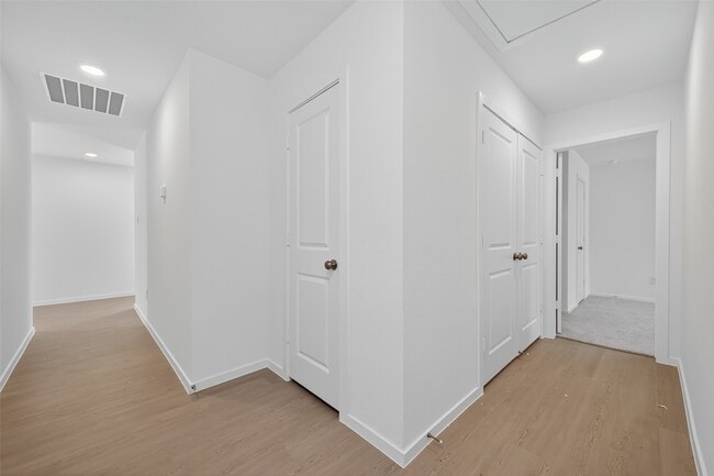 Building Photo - 28938 Rustic Windmill Wy