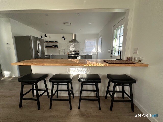 Building Photo - 15 Oakwood Rd