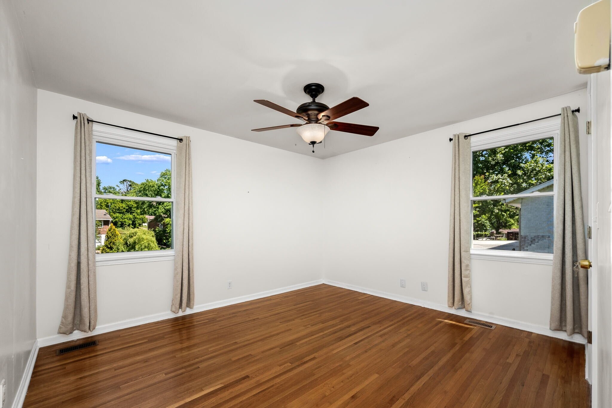 Building Photo - 4812 E Longdale Dr