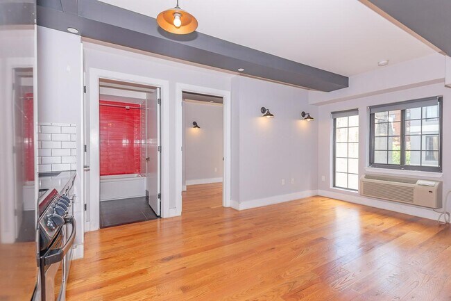 Building Photo - 186 Lenox Rd