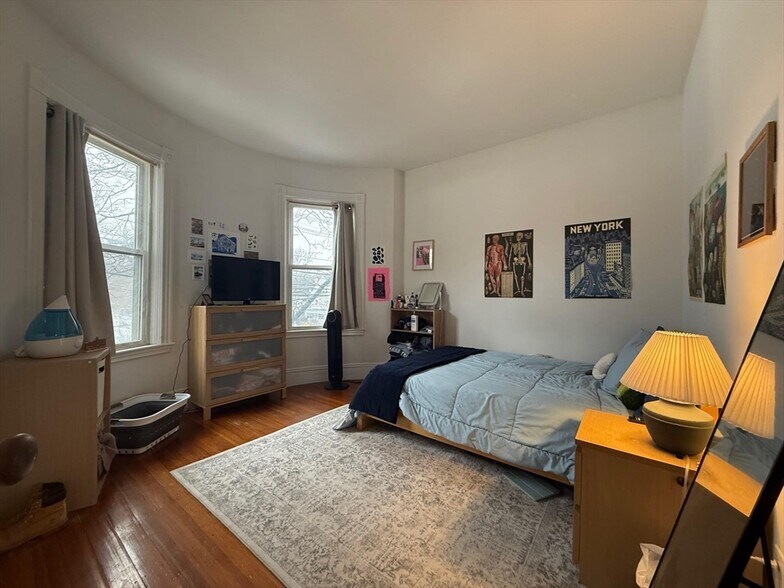 Building Photo - 98 Cypress St