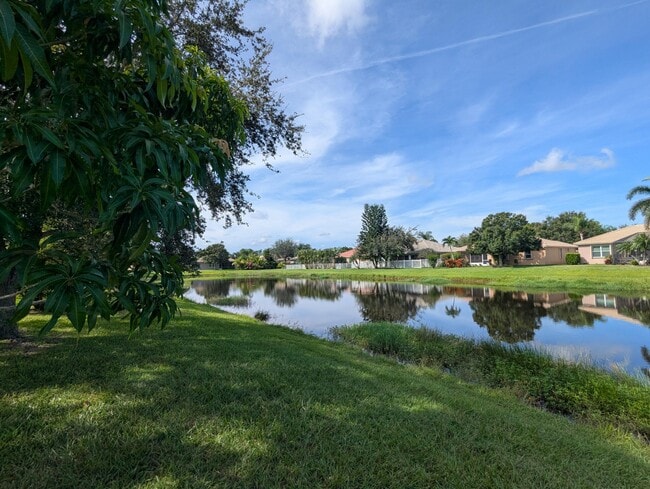 Building Photo - 589 Waverly Cir