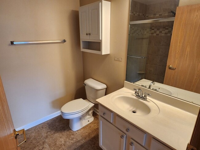 Building Photo - 2 bed 2 bath Kenosha condo