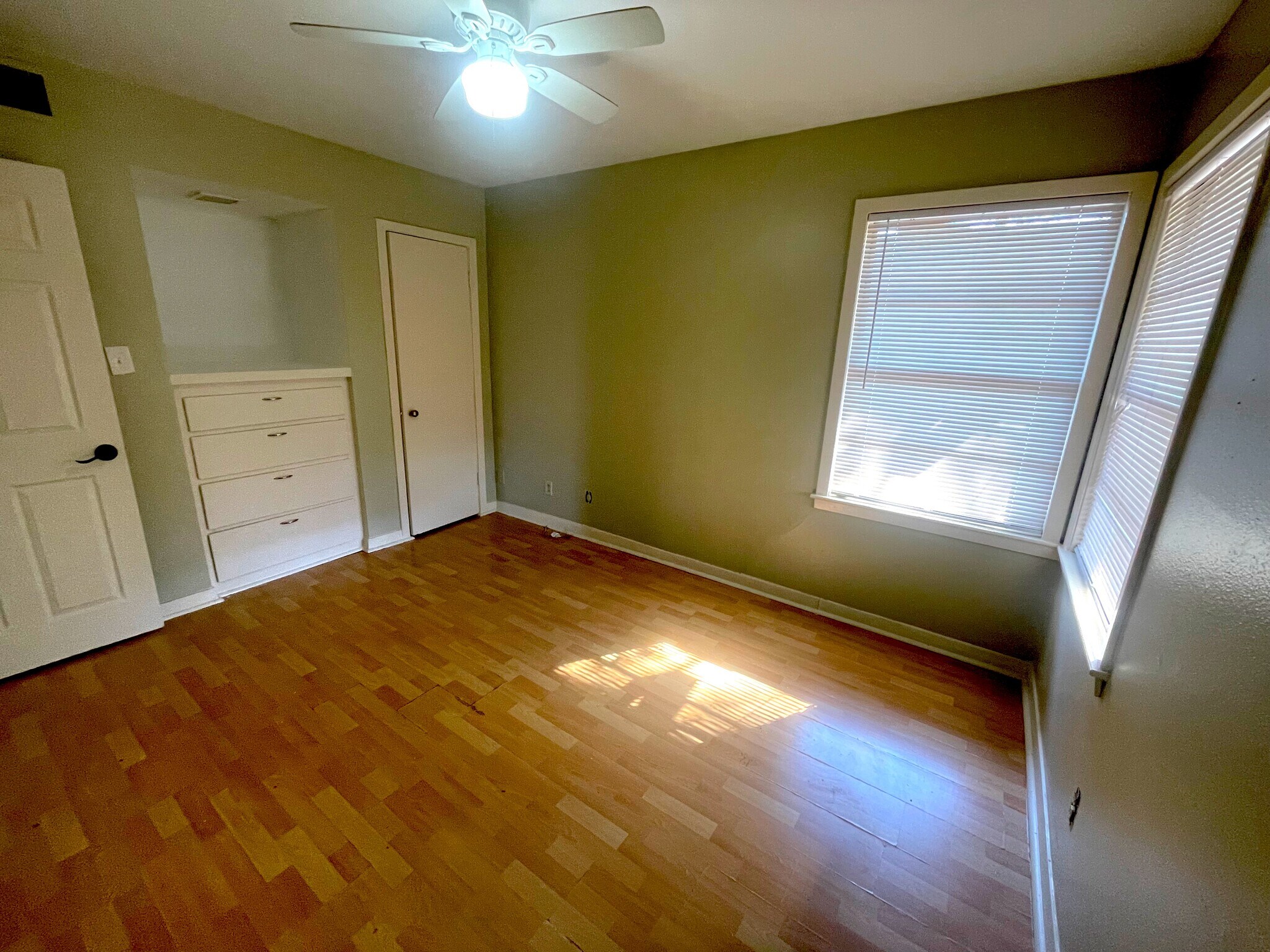 Building Photo - 7906 Pecan Villas Dr