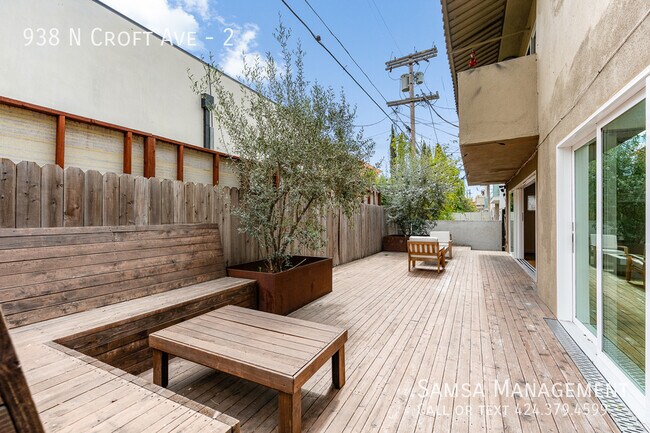 Building Photo - 938 Croft Ave