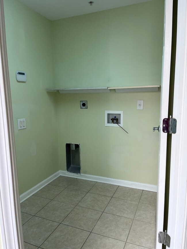 Building Photo - Welcome to the pinnacle of modern living – a dazzling 2-bedroom, 2-bathroom + Den sanctuary for r...