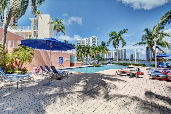 Building Photo - 3370 Hidden Bay Dr