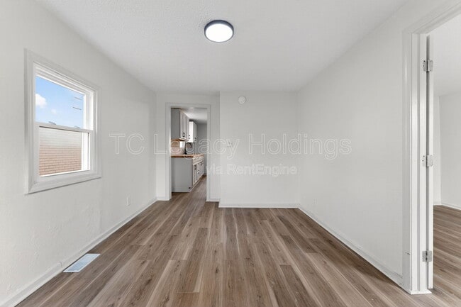 Building Photo - 2008 Pride Ave