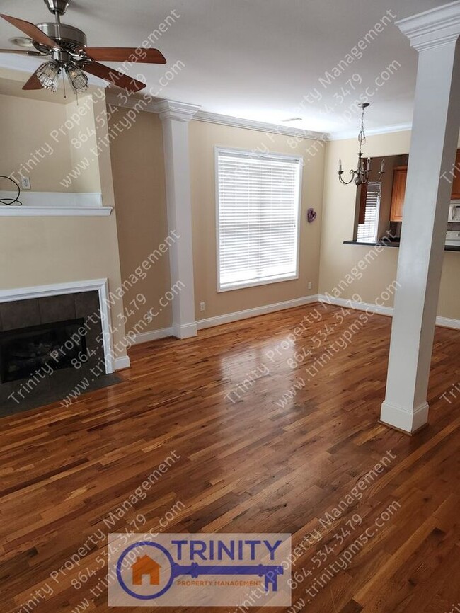 Building Photo - Spacious townhome available now!